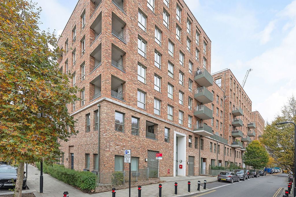 Property photo 3 of 17