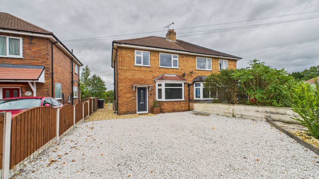 Property photo 1 of 21 23 Cresswellshaw Road