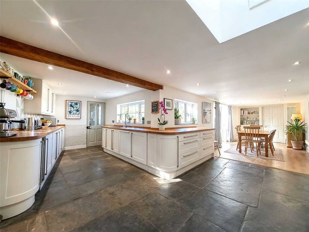 Property photo 3 of 69 Picture No. 54
