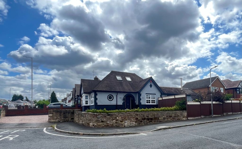 Property photo 1 of 27