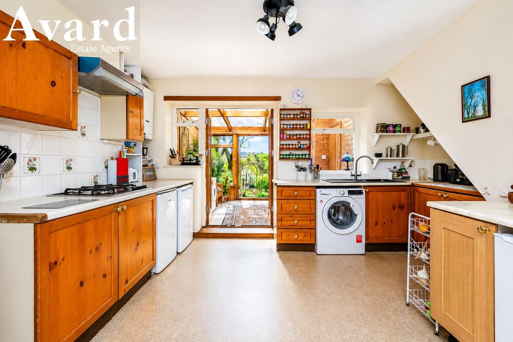 Property photo 3 of 17 60.Png