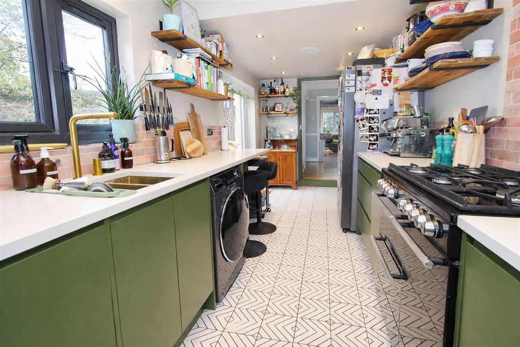 Property photo 3 of 18 Kit B.Jpg