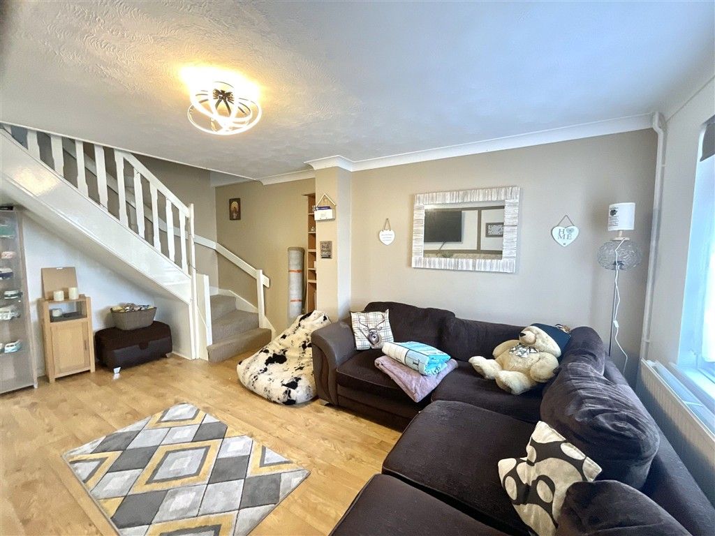 Property photo 2 of 11 Lounge 1