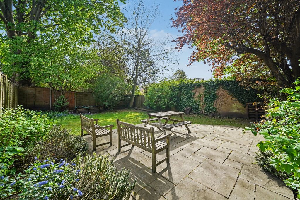 Property photo 3 of 12