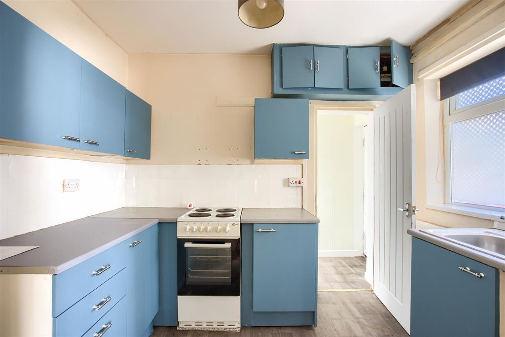 Property photo 3 of 14