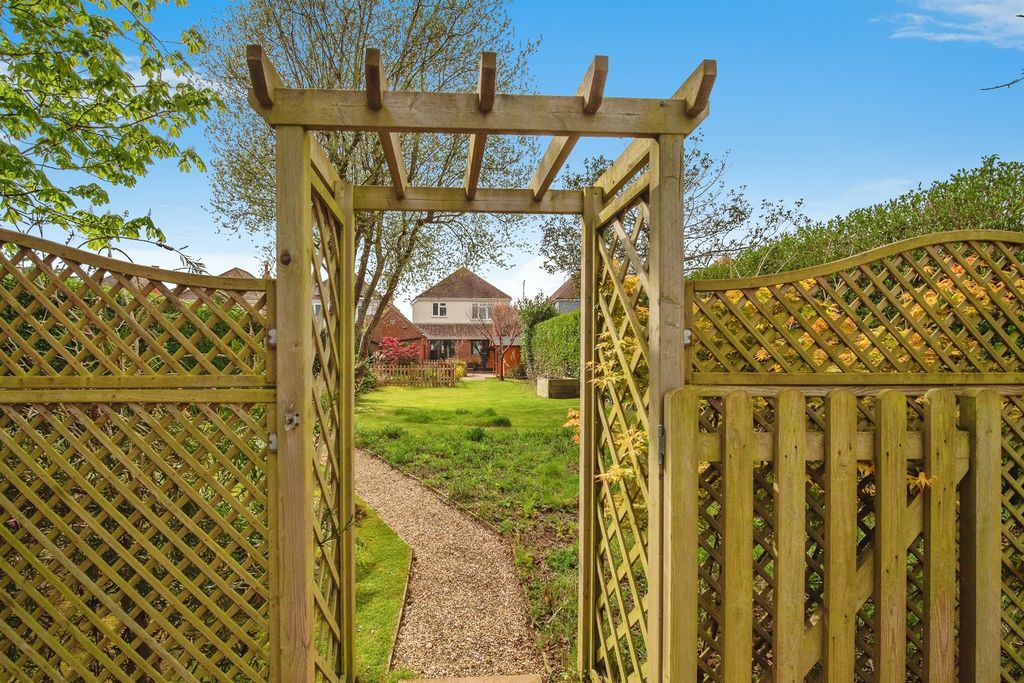 Property photo 1 of 27