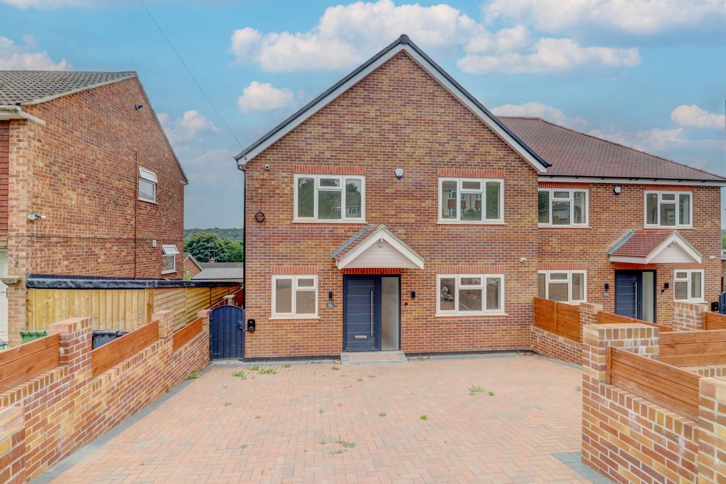 Property photo 1 of 21 Picture No. 02