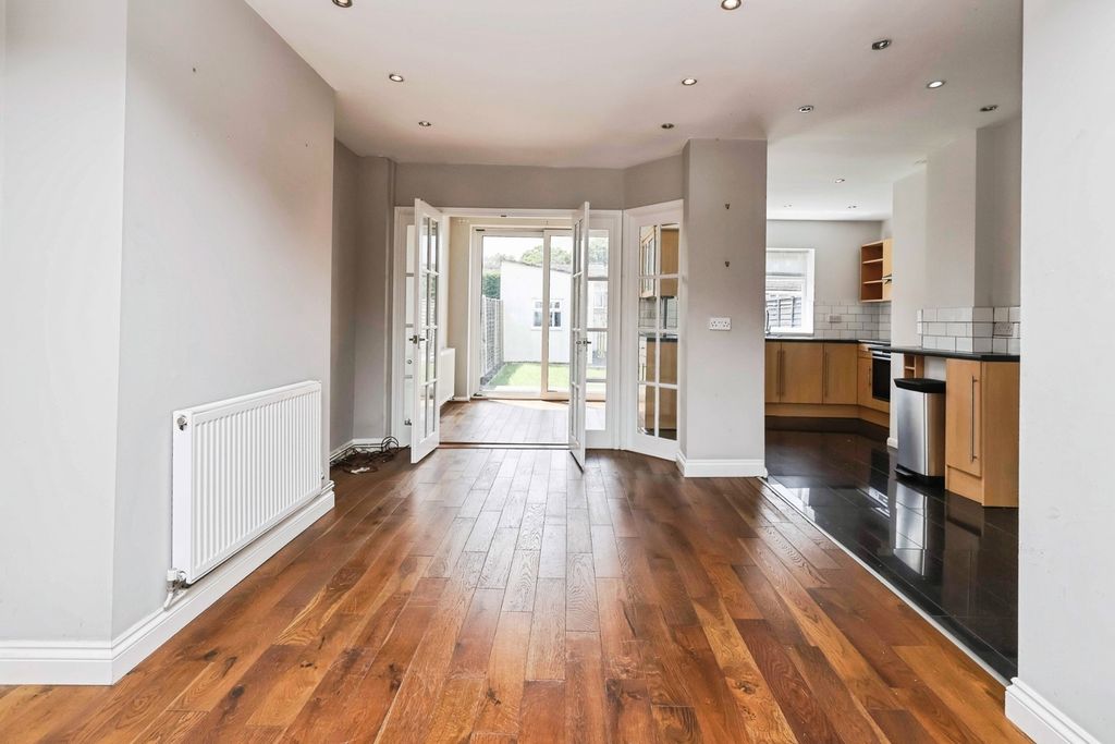 Property photo 2 of 20 Pbox-Img.Jpg
