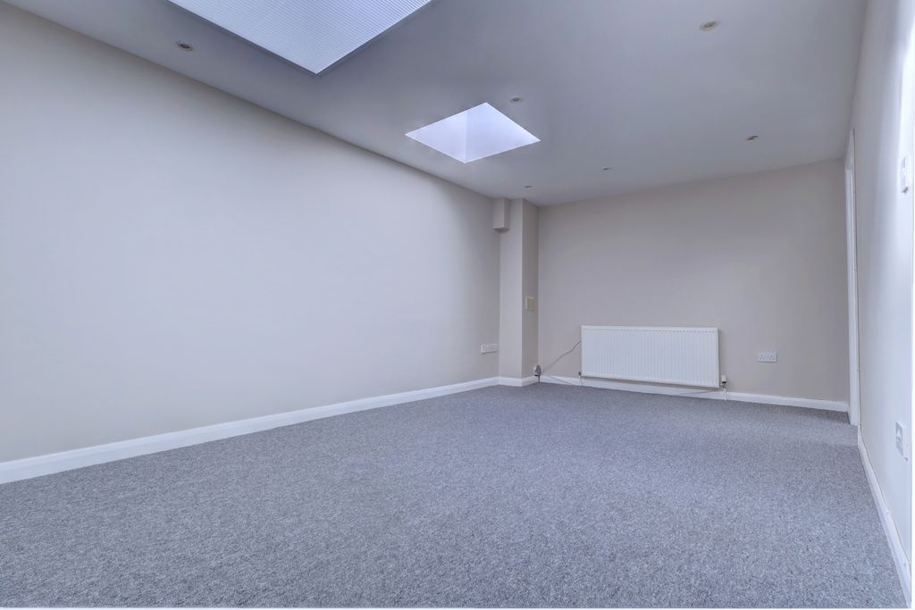 Property photo 3 of 5 Picture No. 09