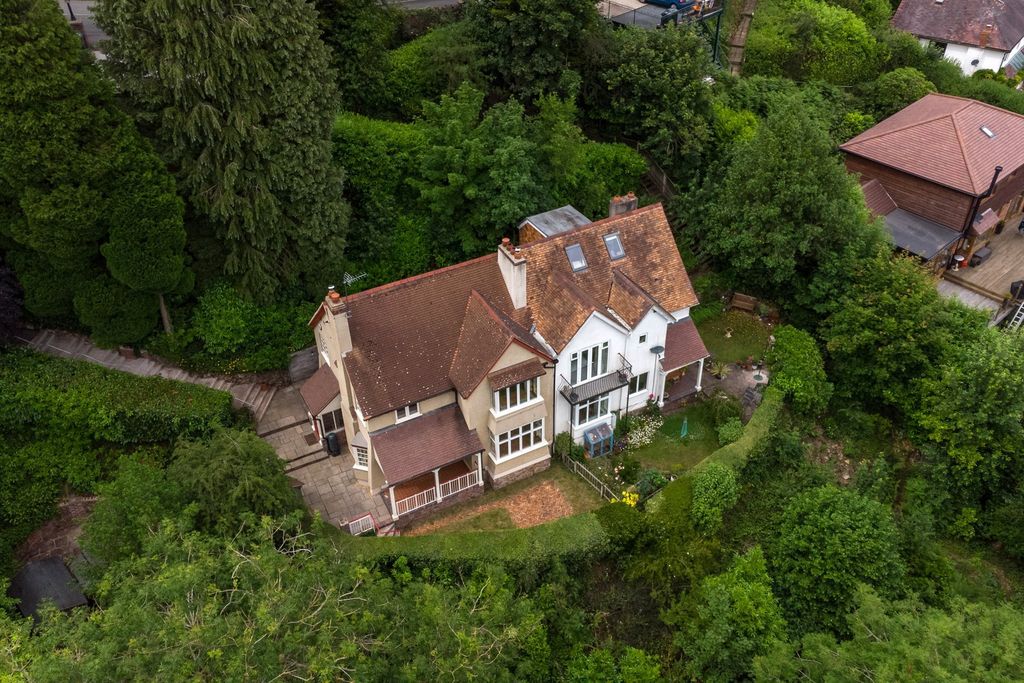Property photo 1 of 32