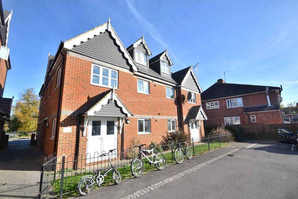 Property photo 2 of 10