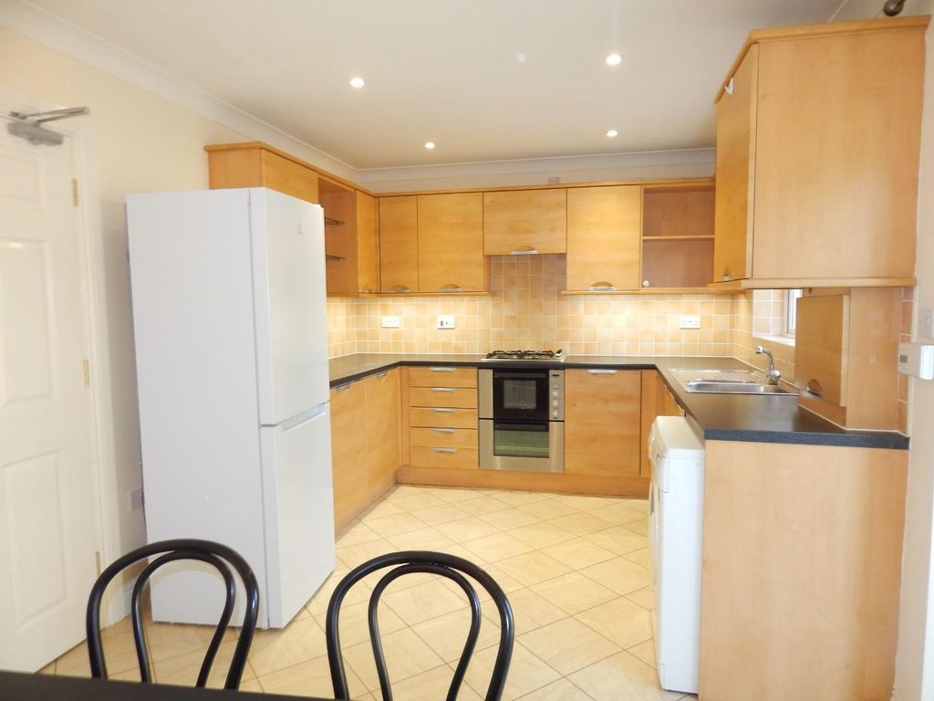 Property photo 3 of 10 Kitchen.Jpg