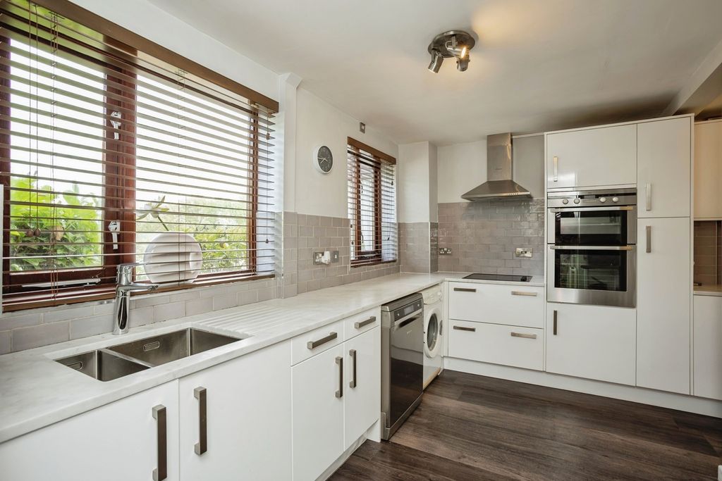 Property photo 2 of 19 Pbox-Img.Jpg