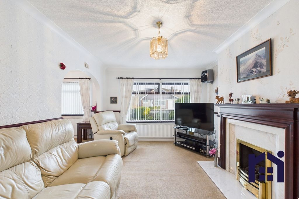 Property photo 2 of 21 Living Room