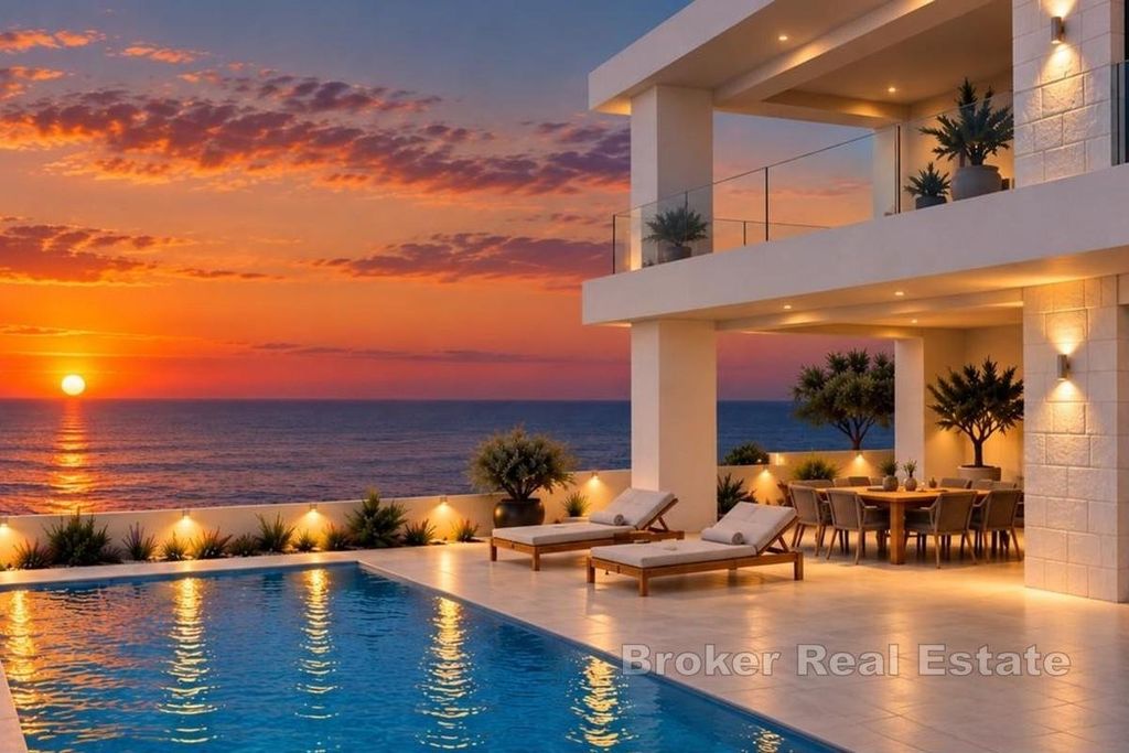 Property photo 1 of 5 Luxury Villa With Swimming Pool And Sea View