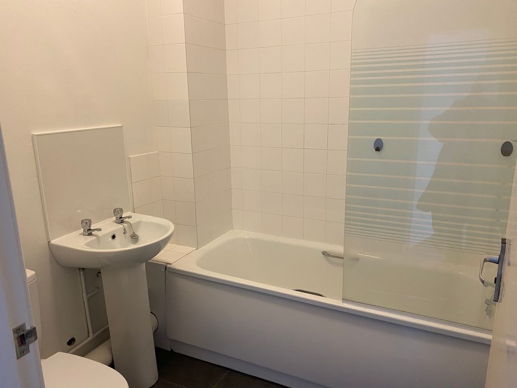 Property photo 2 of 3 Bathroom