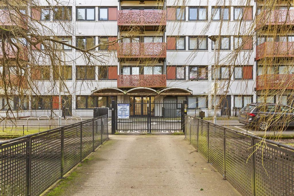 Property photo 1 of 13 Front Aspect