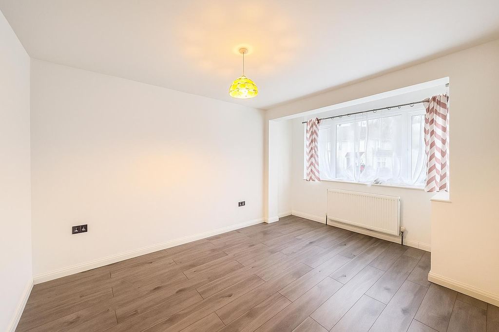 Property photo 1 of 15 Bedroom 4