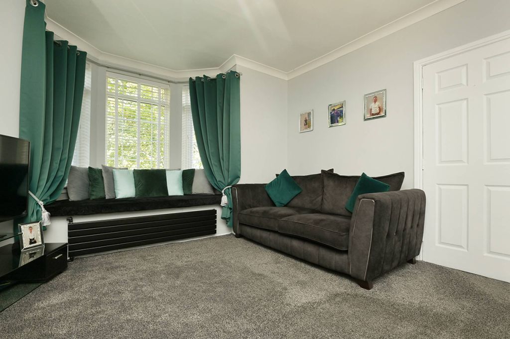 Property photo 3 of 34