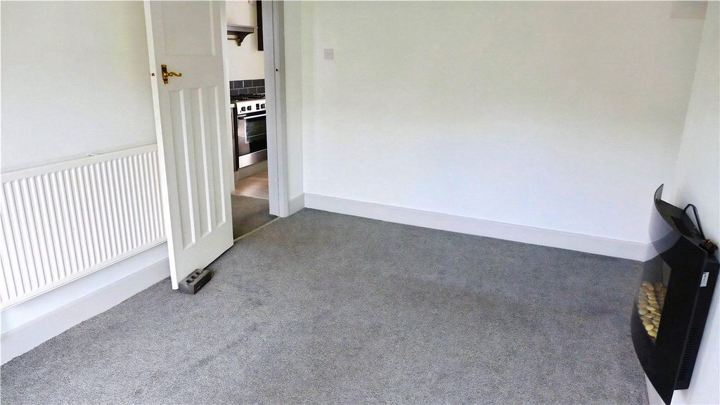 Property photo 3 of 15 Picture No. 24