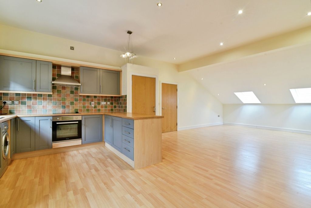 Property photo 3 of 11 Pbox-Img.Jpg