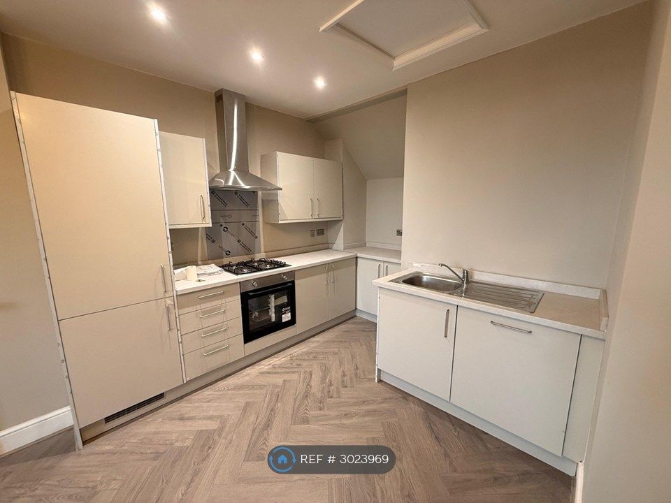 Property photo 2 of 7 Kitchen Area