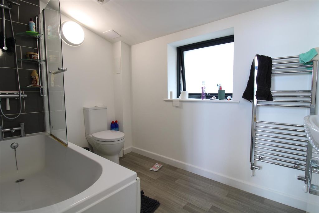 Additional image 9 of 3 bed property to rent71 Arctic Road, Cowes, Isle Of Wight PO31