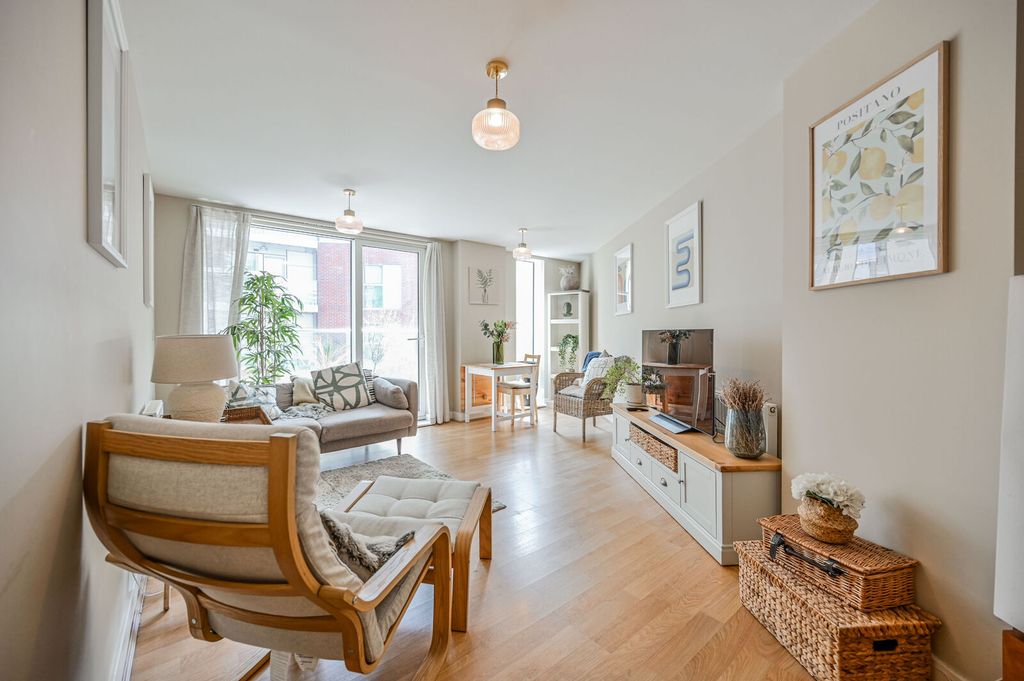 Property photo 3 of 13