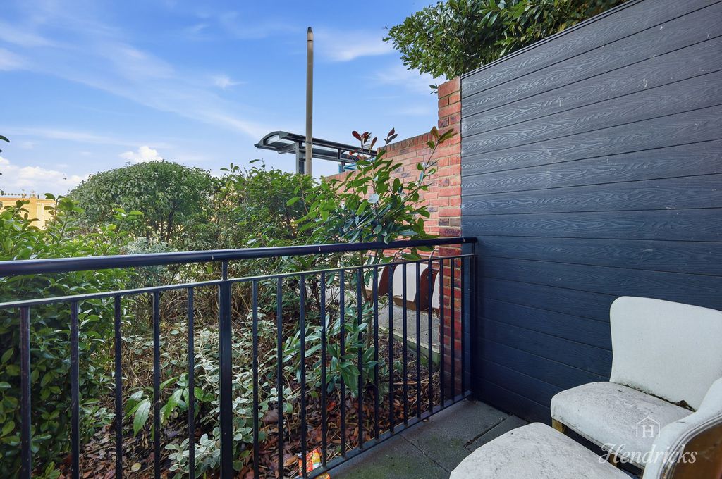 Property photo 3 of 18