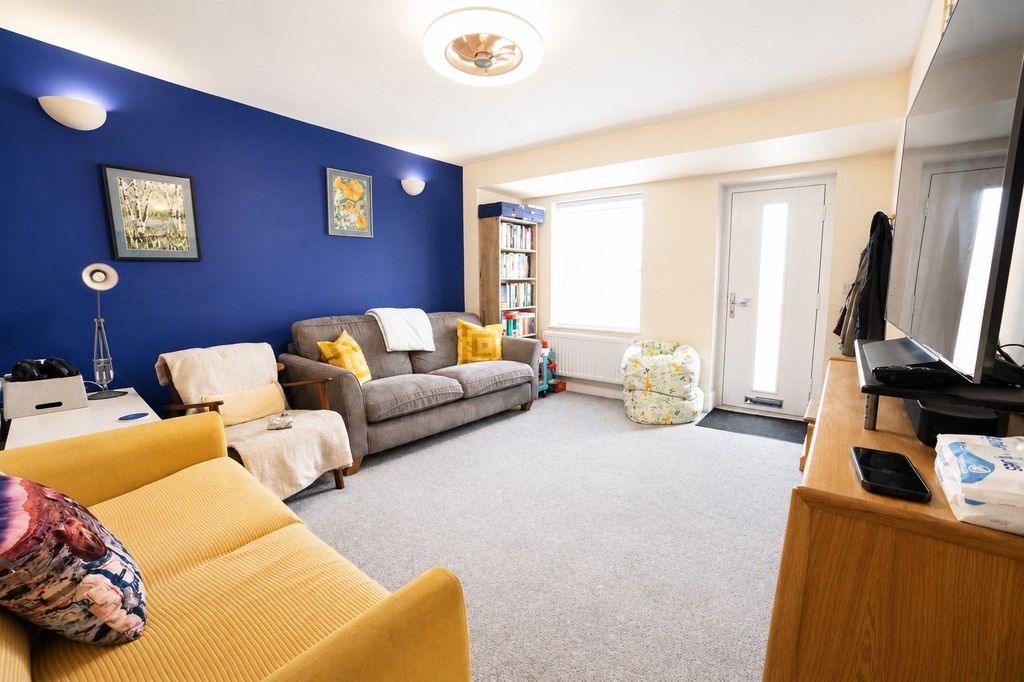 Property photo 3 of 16