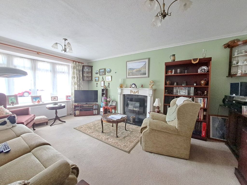 Property photo 2 of 24 Picture No. 32