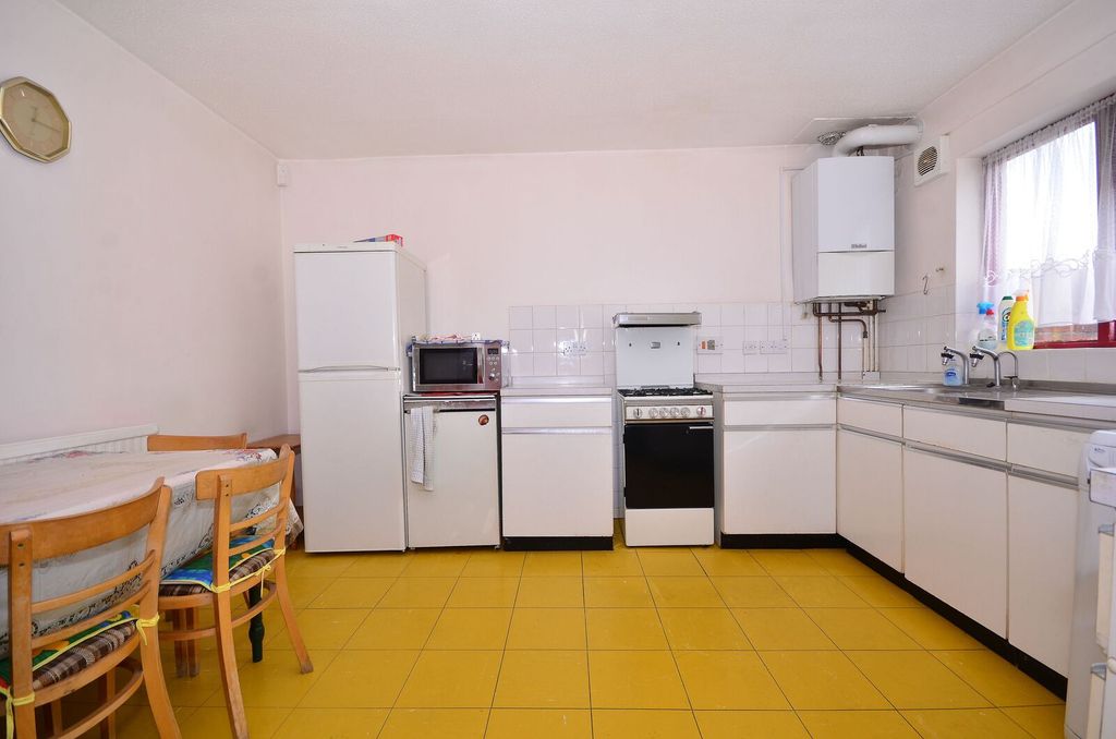 Property photo 3 of 8