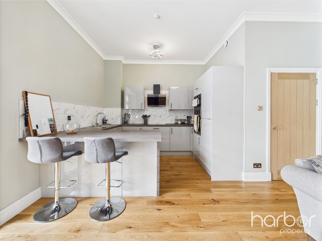 Property photo 2 of 20 4048375