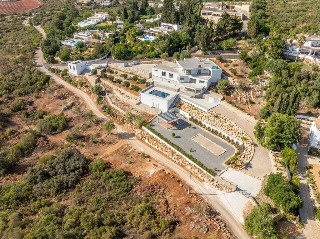 Property photo 2 of 50