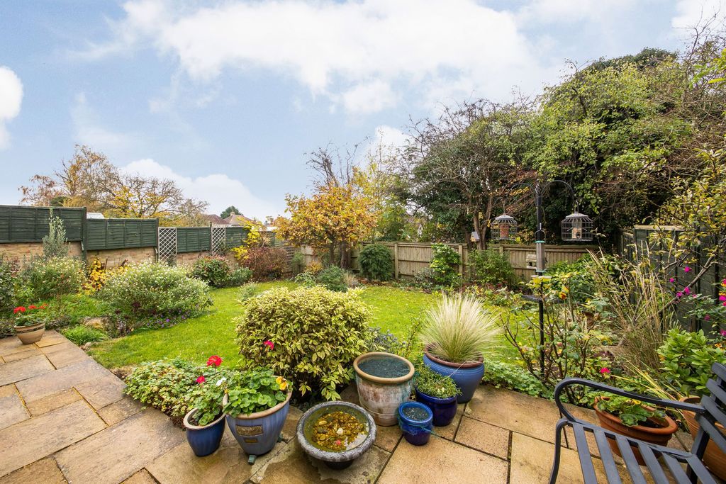 Property photo 3 of 27