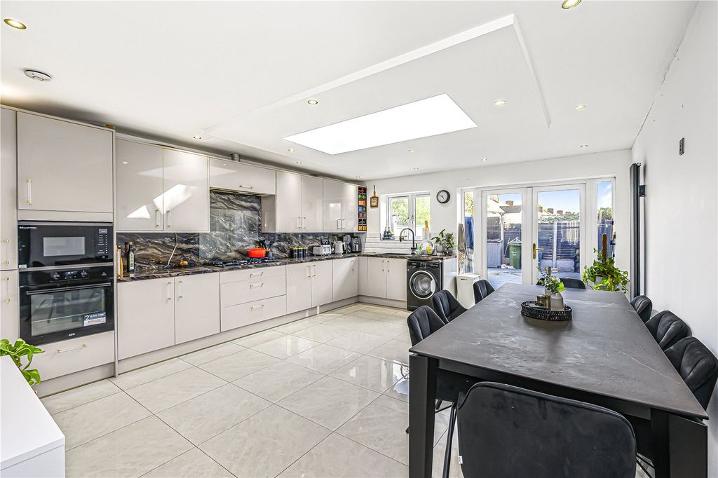 Property photo 3 of 12 Kitchen/Diner