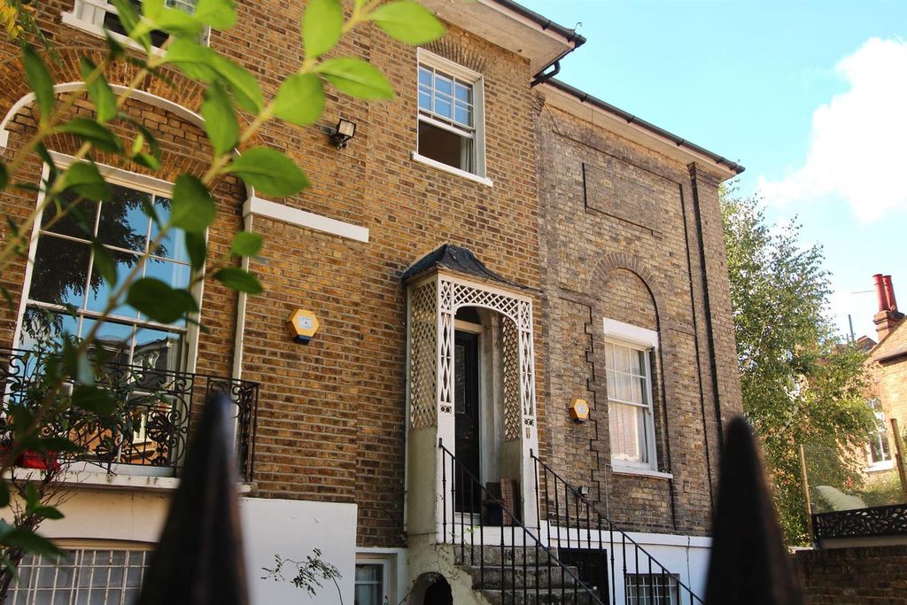 Property photo 1 of 12 Stamford Grove West, N16