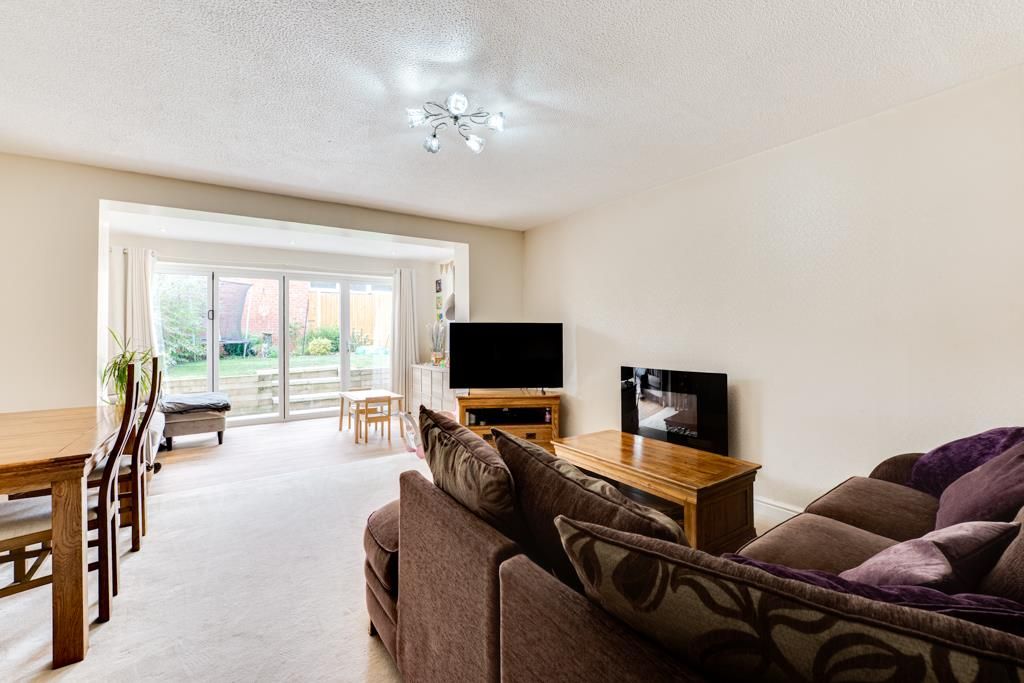 Property photo 3 of 23 276A Bath Road, Kettering-9.Jpg