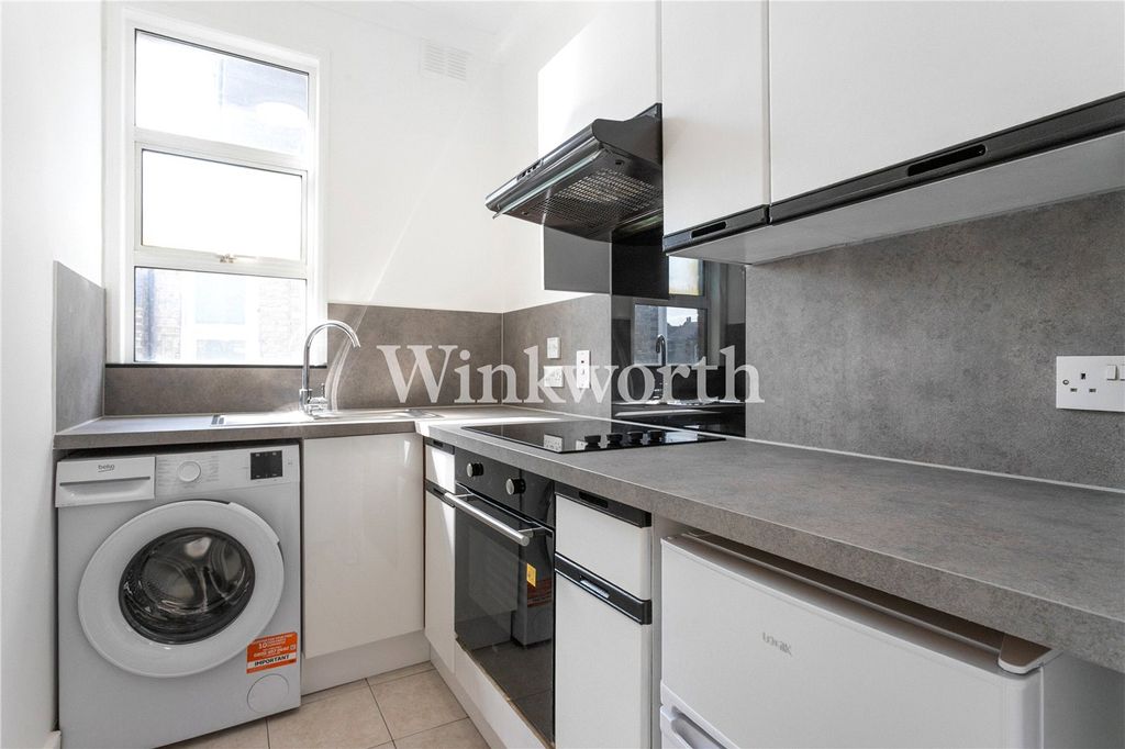 Property photo 3 of 9 Picture No. 12