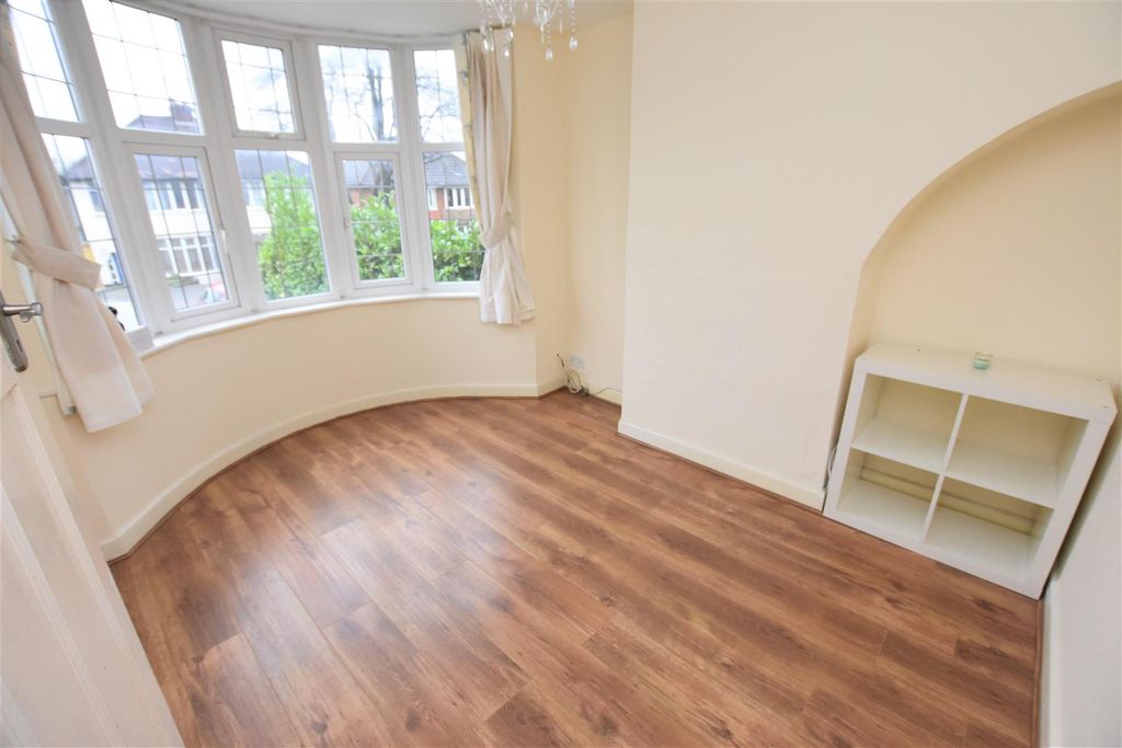 Property photo 2 of 10 Dining Room