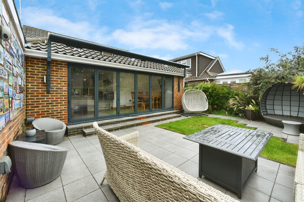 Property photo 3 of 17