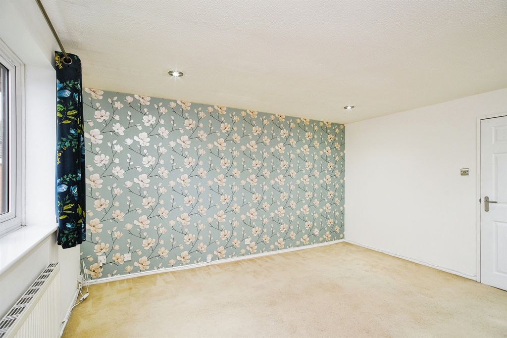 Property photo 2 of 14 Image