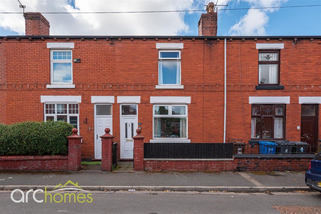 Property photo 1 of 16 Engineer St-16.Jpg