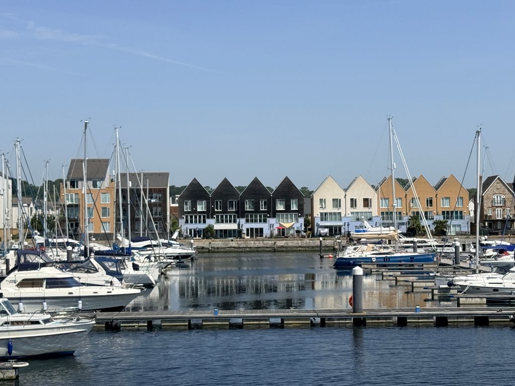 Additional image 25 of 4 bed terraced house for saleRedshank Road, St Mary Island, Chatham ME4