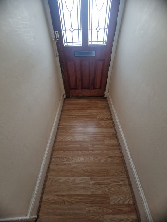 Property photo 2 of 10 Hallway