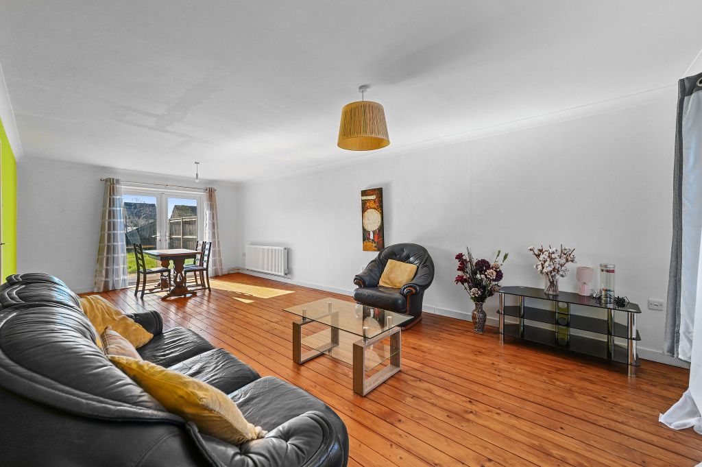 Property photo 3 of 18 Pt-Db(Lh)-23Annbeaumontway-7