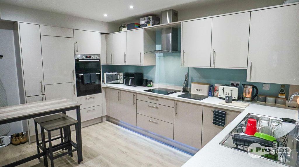 Property photo 3 of 12 Img_9583.Jpg