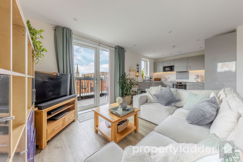 Property photo 3 of 25 Pl-19