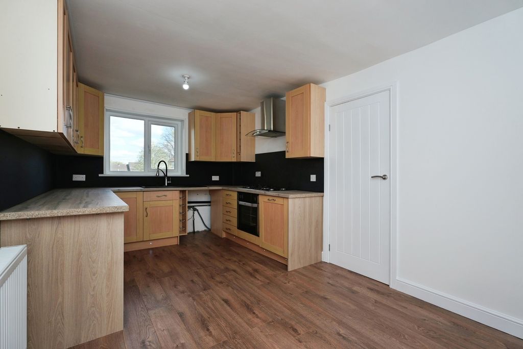 Property photo 3 of 20 Kitchen Diner