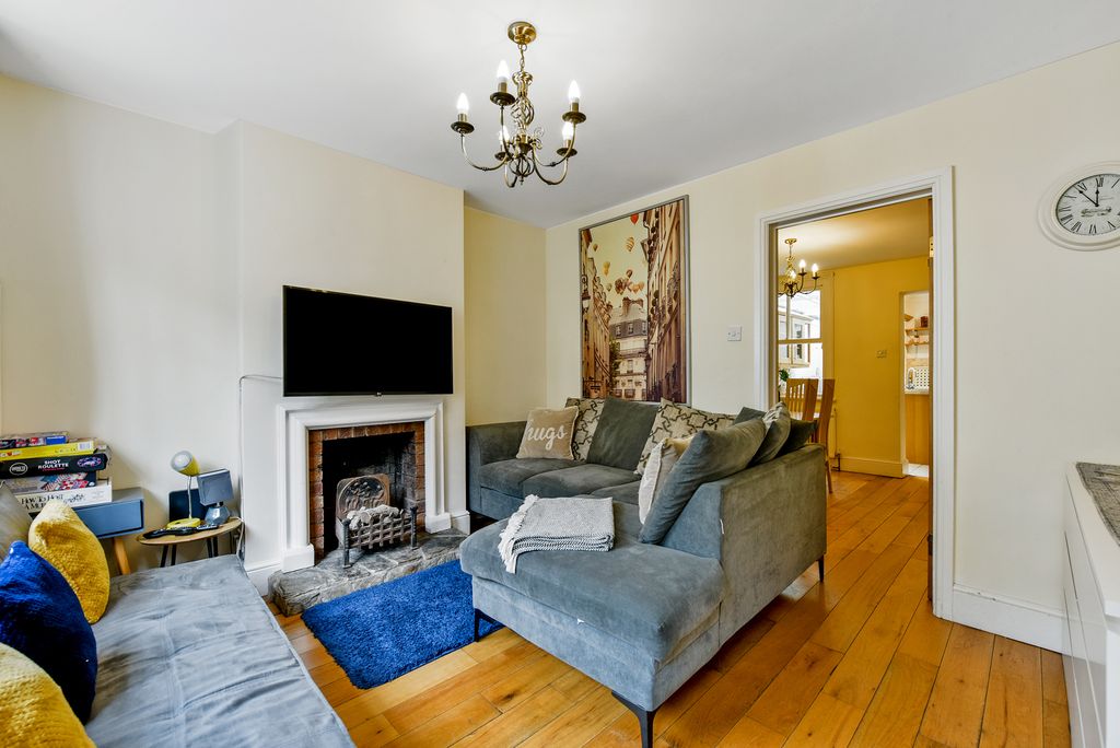 Property photo 3 of 15 24 Bridgewater Terrace, Windsor, Berkshire, Sl4 1Rb